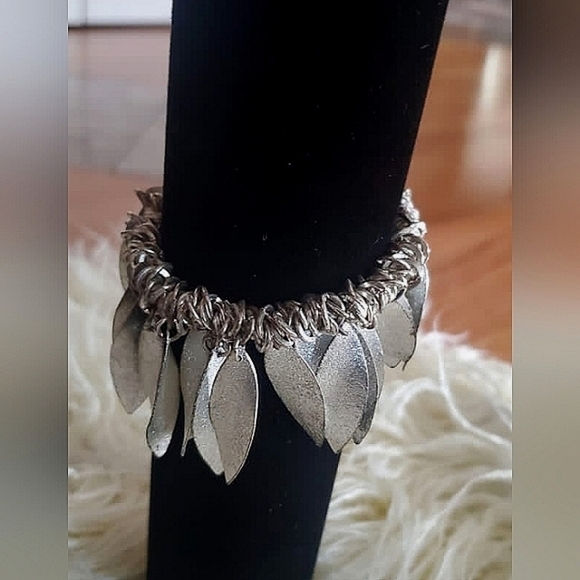 Women Stylish Creative Bracelet Charm Leaf Tassels. 🌴 - Picture 5 of 6